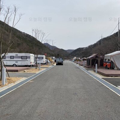 대전 근교 애견동반 캠핑장 '산꽃벚꽃마을오토캠핑장'